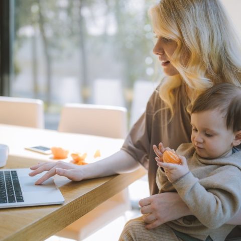 mamas que trabajan crian hijas exitosas independientes