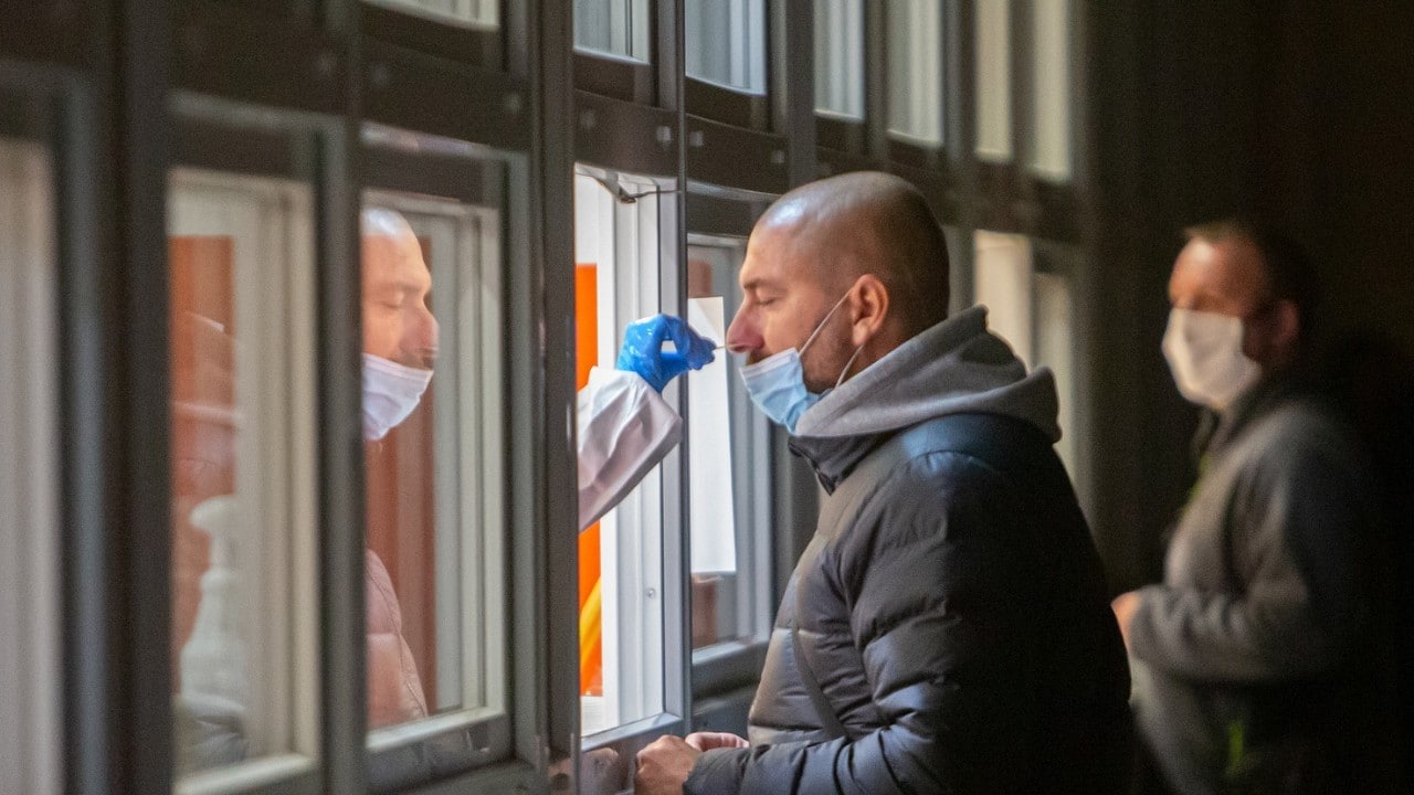 que hacer si mi compañero de trabajo tiene covid