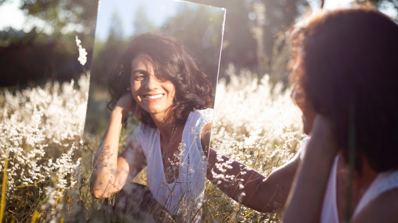 Horoscopo acuario de mhoni Vidente de hoy 1 de marzo 2021