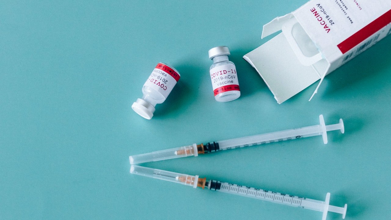 efectos secundarios vacuna moderna