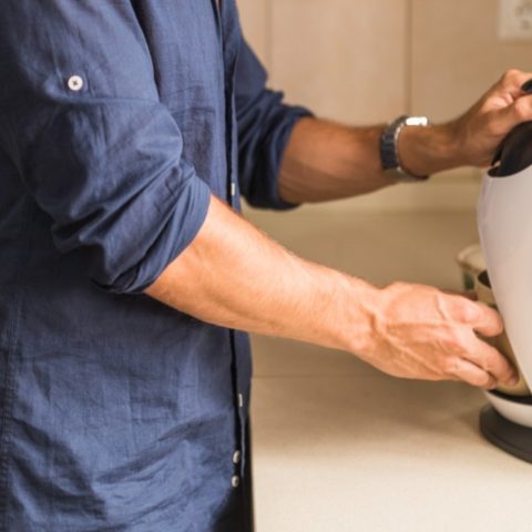 por que cafetera dolce gusto no sale agua no funciona