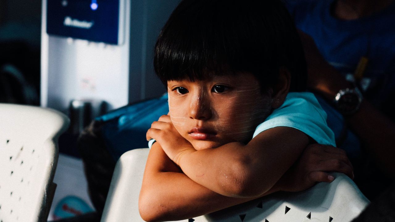 Ridiculizar y humillar es tan negativo como golpear a los hijos