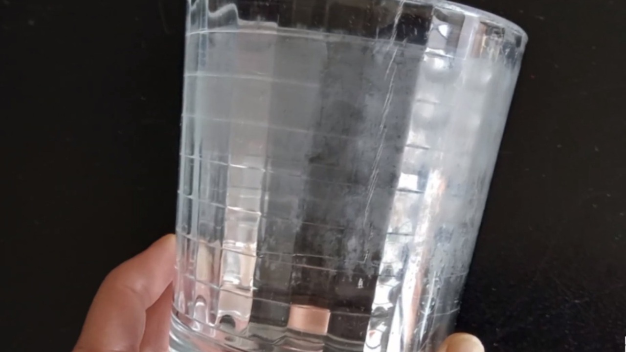 por que vasos salen blancosdel lavavajillas