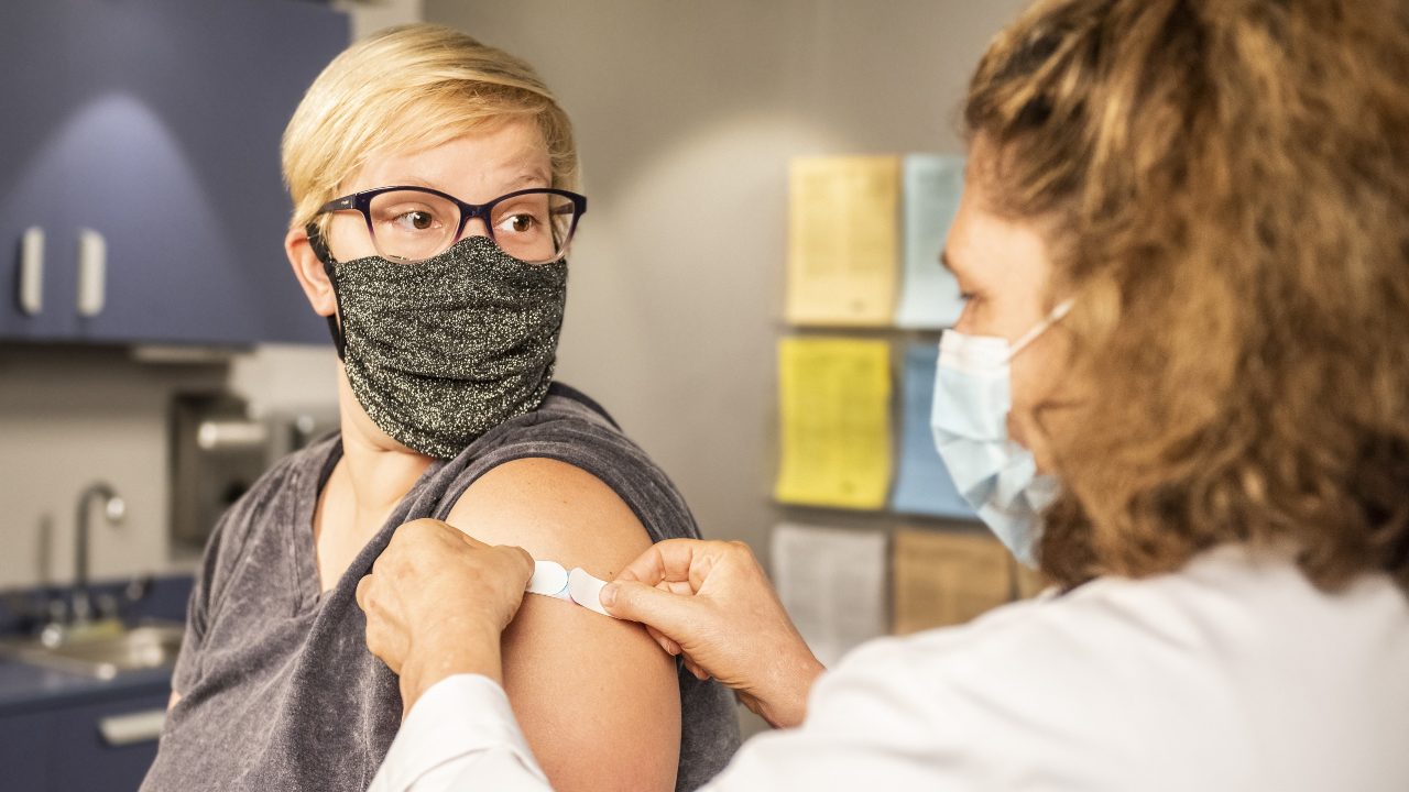 como saber si me pusieron la vacuna del covid