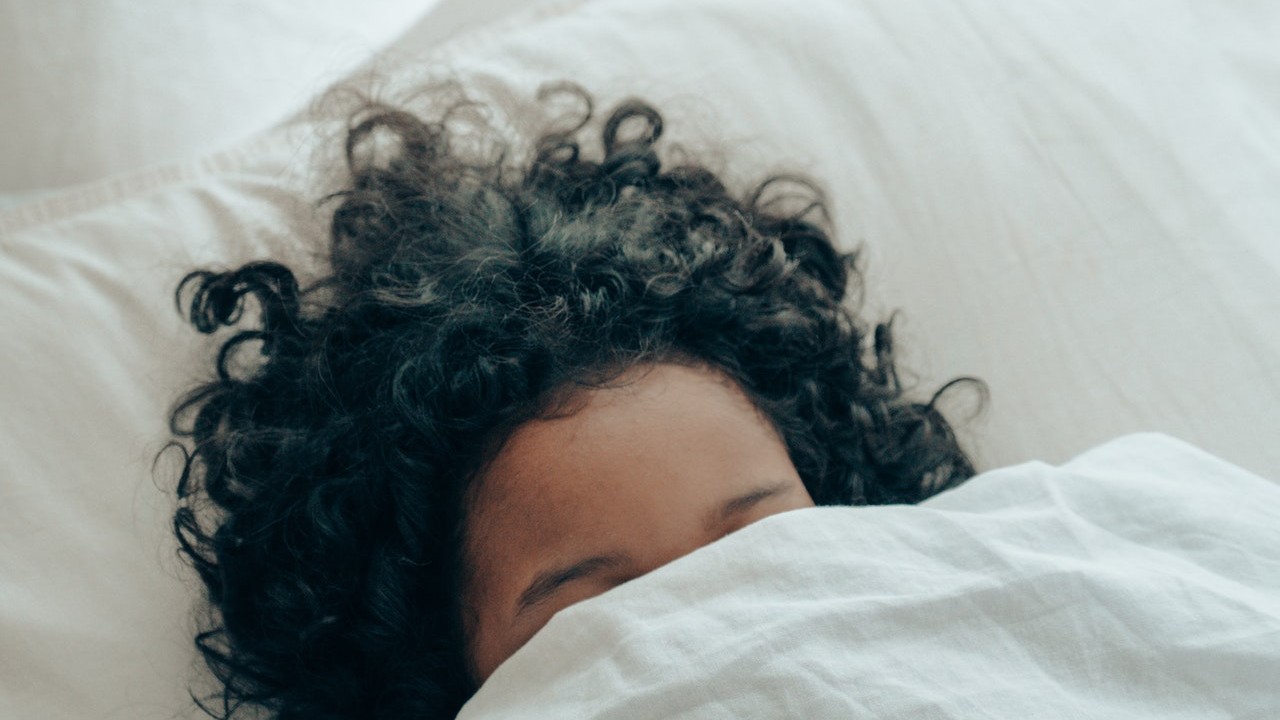 a pesar del calor duermes con cobija ciencia