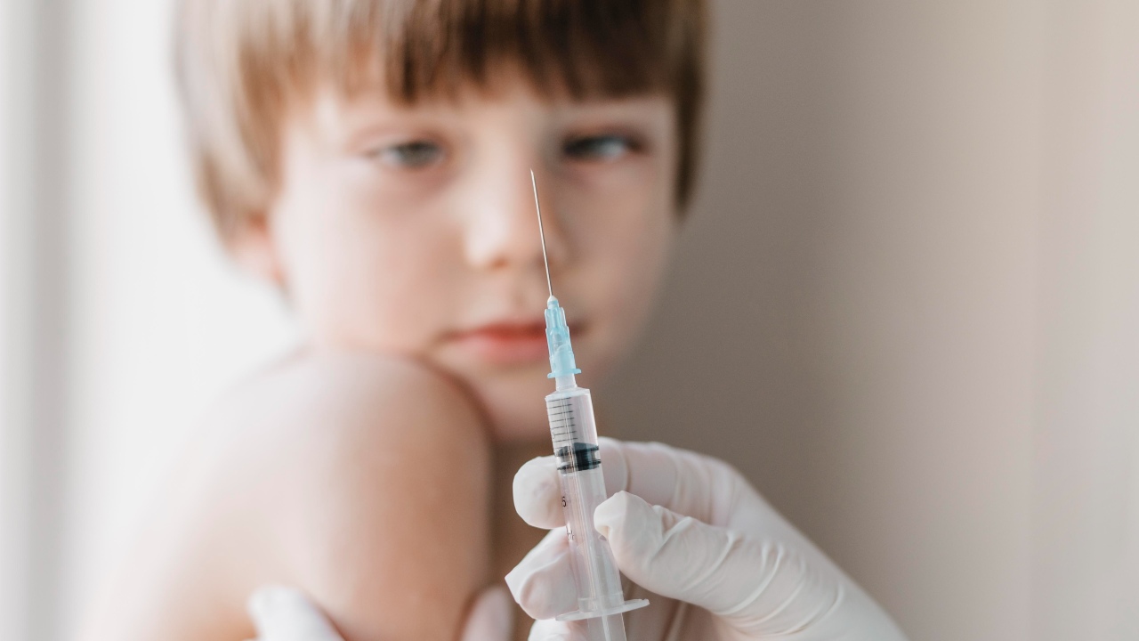 a que edad debes aplicar vacuna contra el virus del papiloma humano