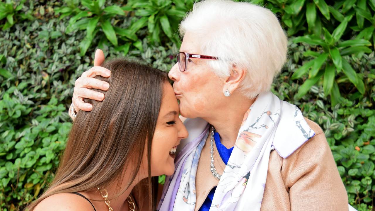 abuelita gracias por cuidar de mi cariño