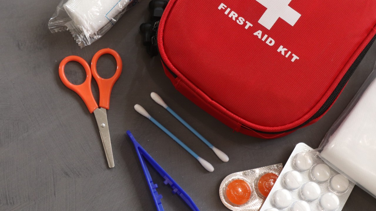 consejos para hacer nuestro propio botiquín de primeros auxilios