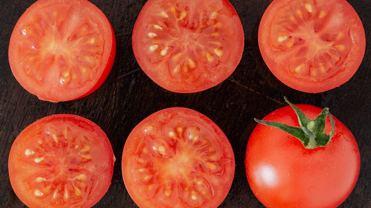 beneficios de beber jugo de jitomate verdura