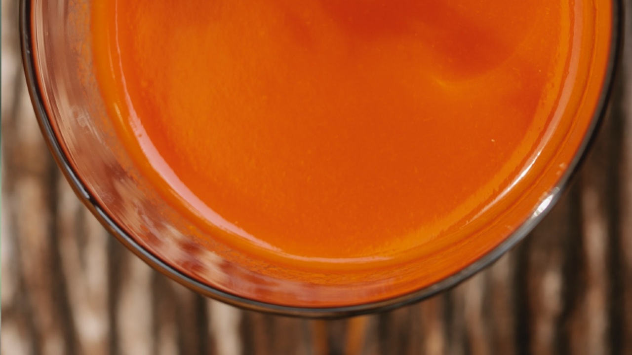 beneficios de beber jugo de jitomate digestión