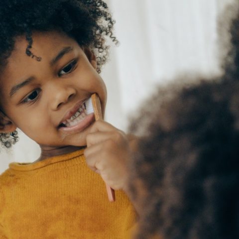 evita que tu hijo use brackets dientes de leche