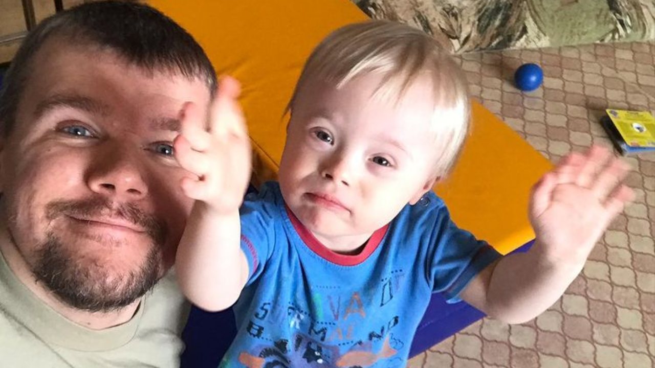 Evgeny Anisimov hombre ruso cria hijo con sindrome de down amor de papá