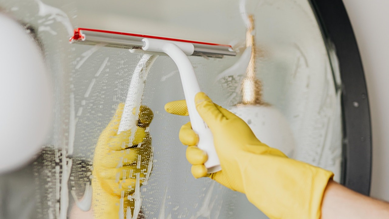 embarazada con gran deseo de limpiar razones síndrome del nido