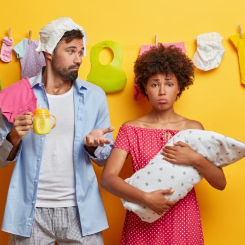 si te regalan ropa de bebe no te averguences