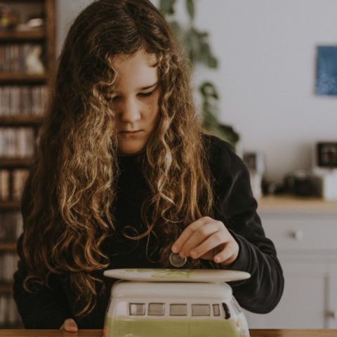 que tan bueno o malo es dar dinero a tus hijos