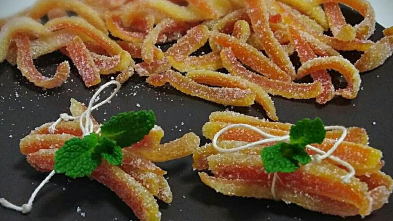 como hacer cascaras de naranja confitadas