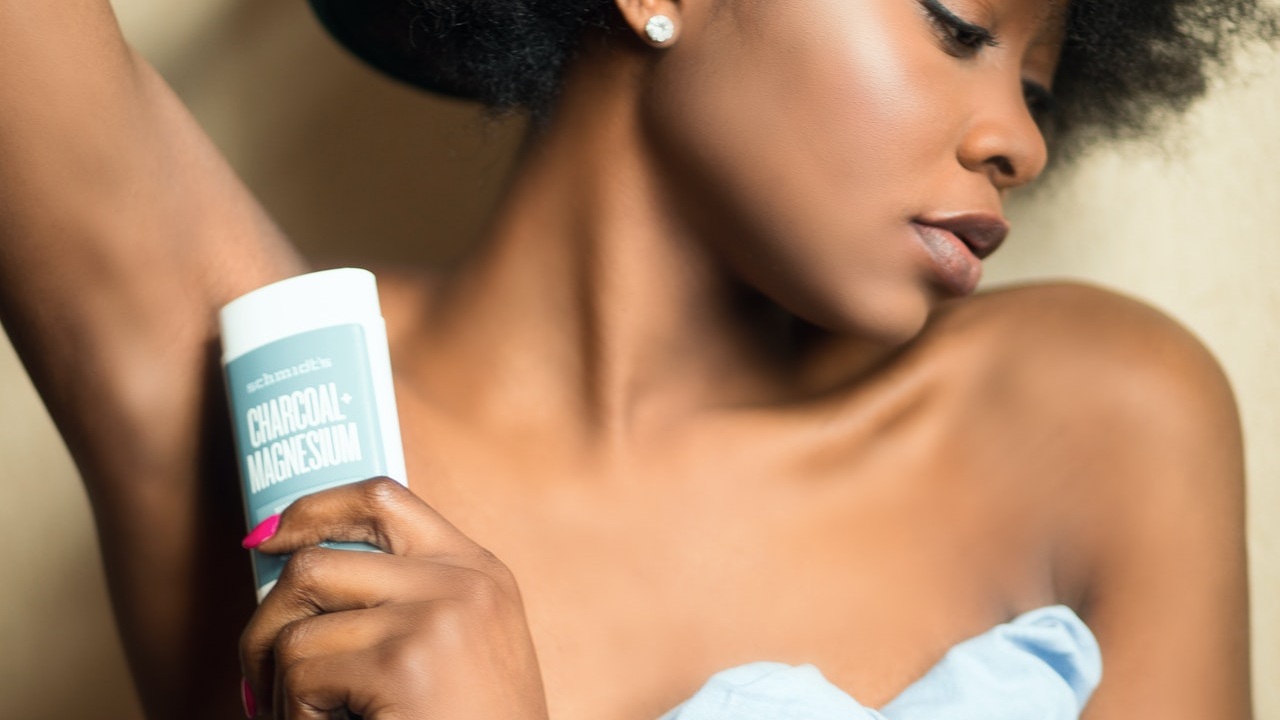 quitar manchas de desodorante remedios