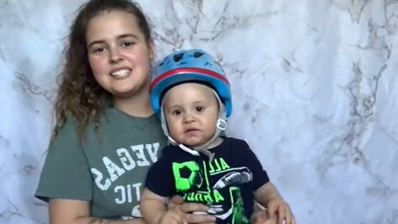 bebe tiene solo un año y sabe contar