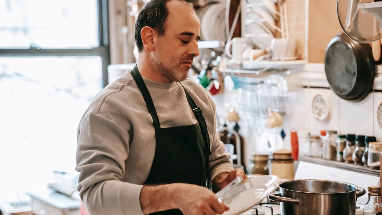 Formas efectivas de quitarle lo salado a la comida tips