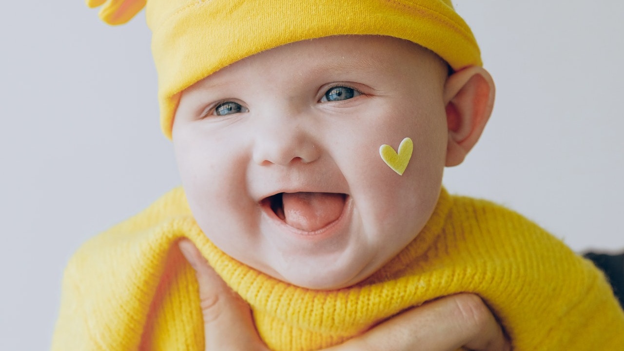 Juegos para estimular el balbuceo de tu bebé primeras palabras