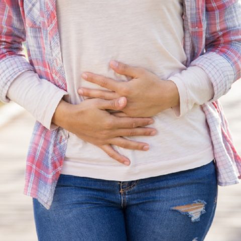 dolor abdominal colon intestinos salud física emocional