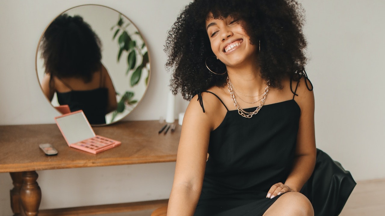 Las mujeres que visten de negro son mas inteligentes ciencia