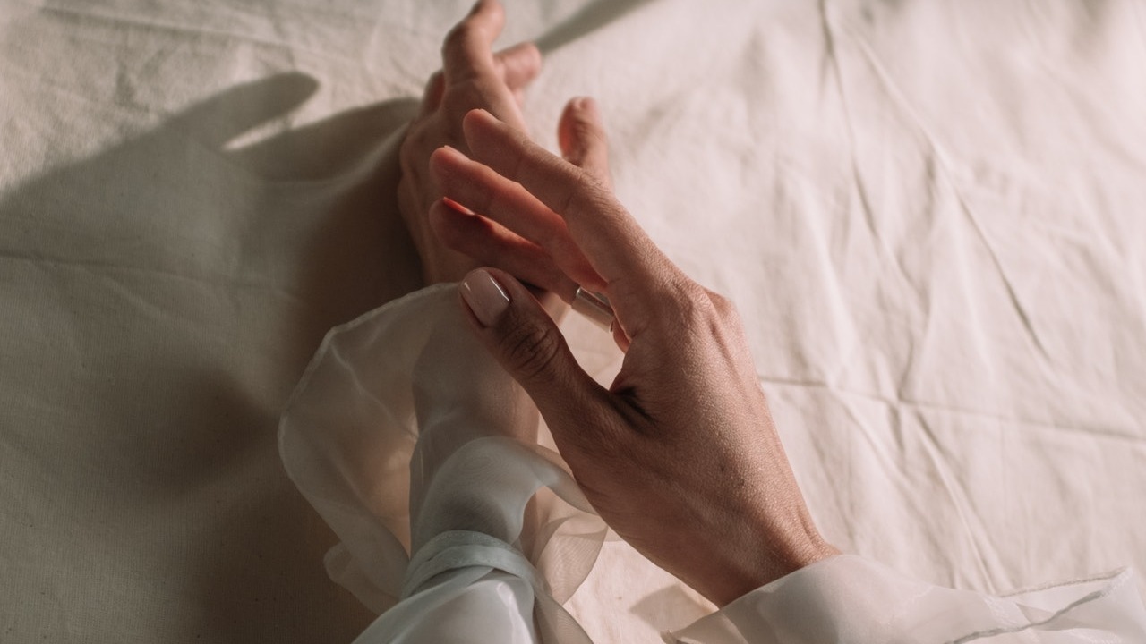 tronarse los dedos es malo ciencia explicacion