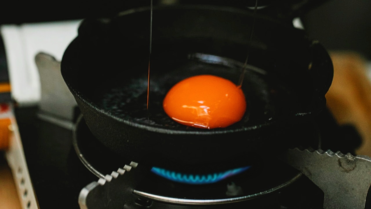 por que la flama de la estufa cambia de color