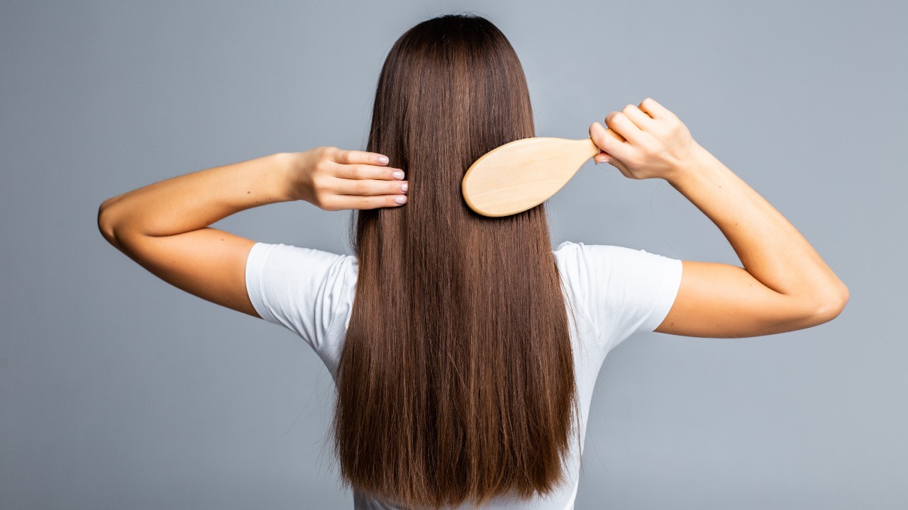 como cubrir las canas de manera natural