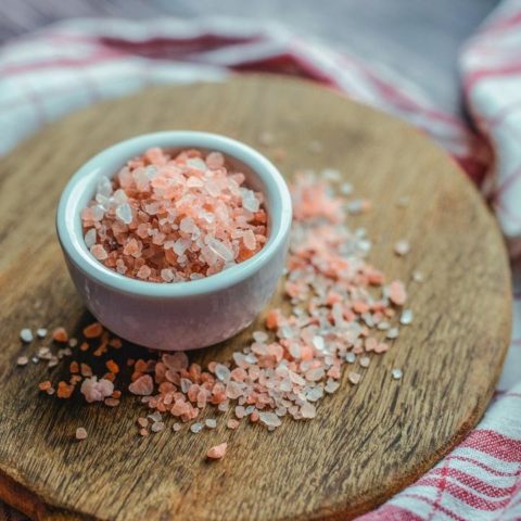 ritual de sal para atraer dinero paso a paso