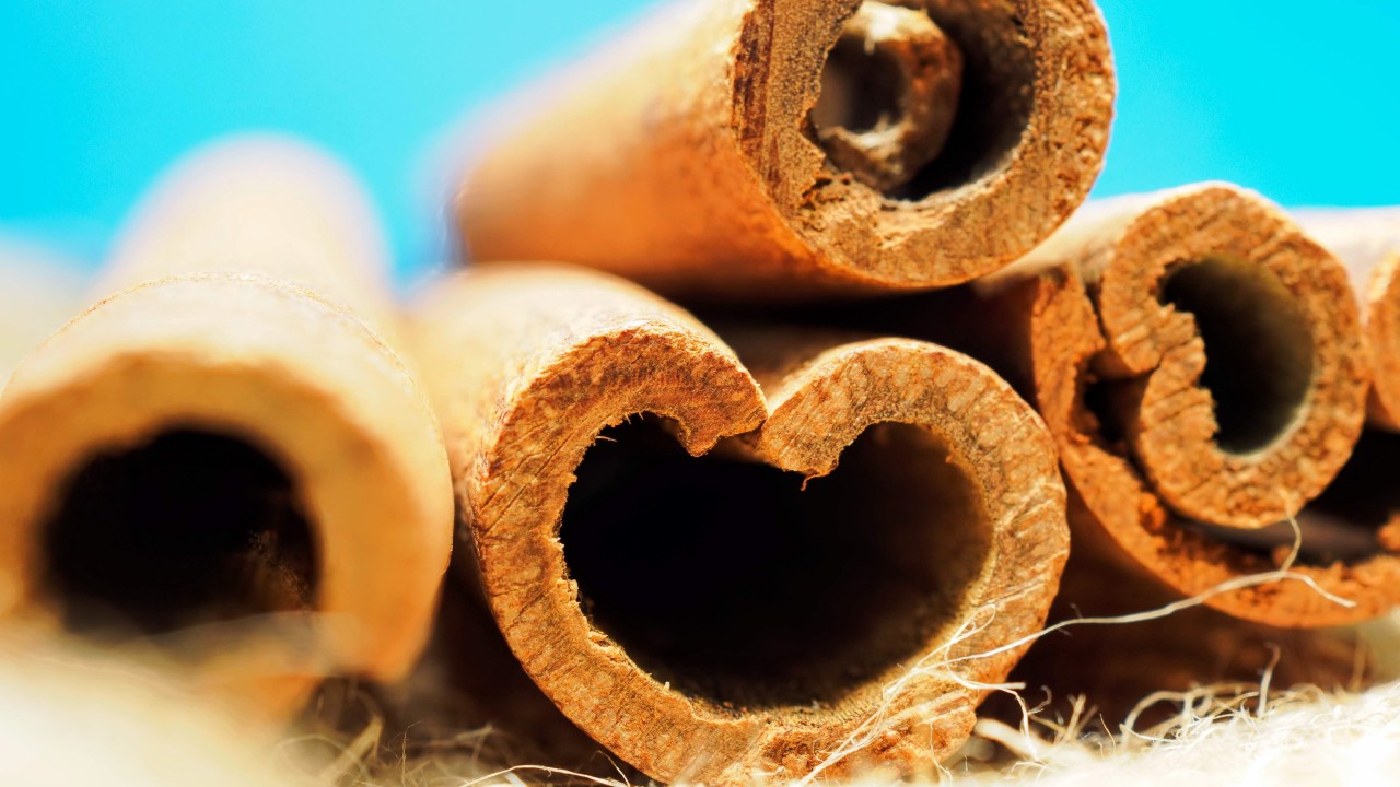 ritual con canela para atraer el dinero