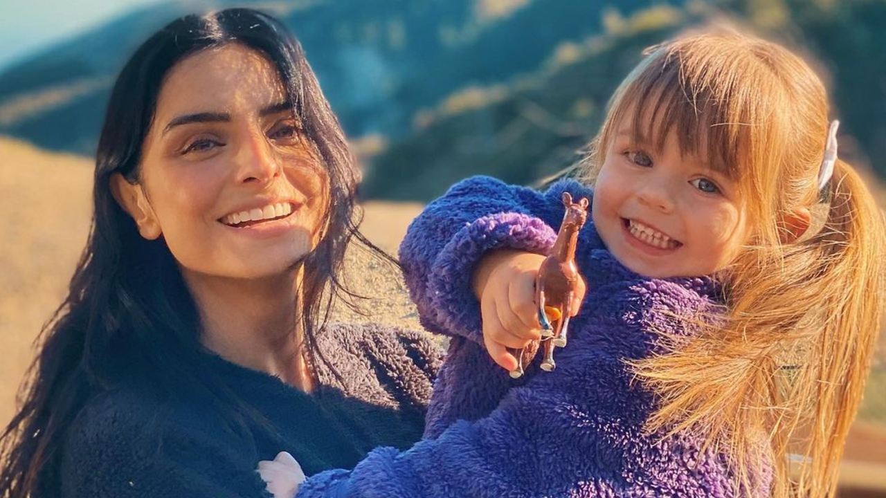 aislinn derbez hija kailani cabello rosa lavable
