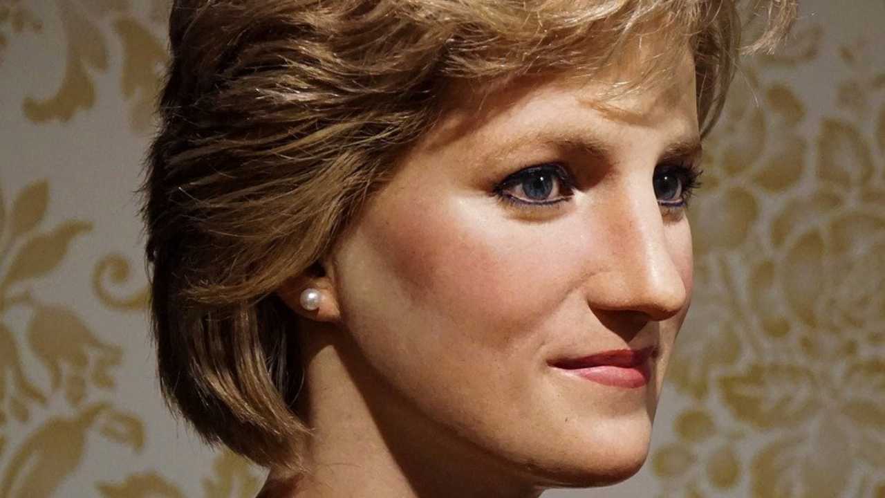 Actitudes de la princesa diana que rompieron el protocolo real