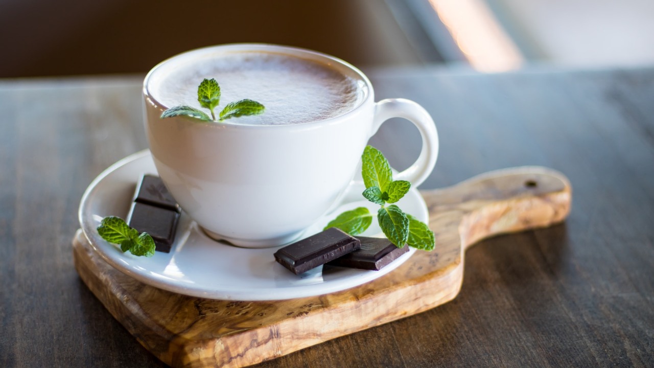 como hacer chocolate caliente con menta espumoso receta