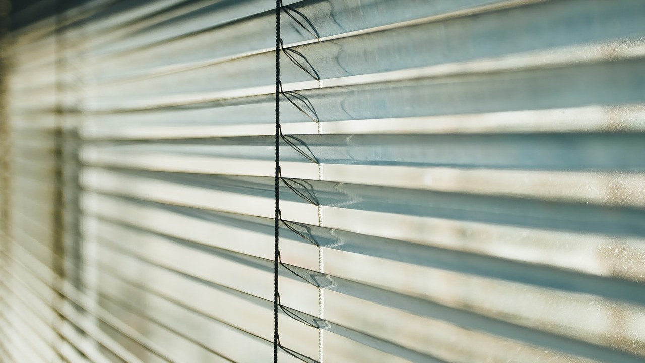 Como limpiar persianas enrollables tips de limpieza en el hogar
