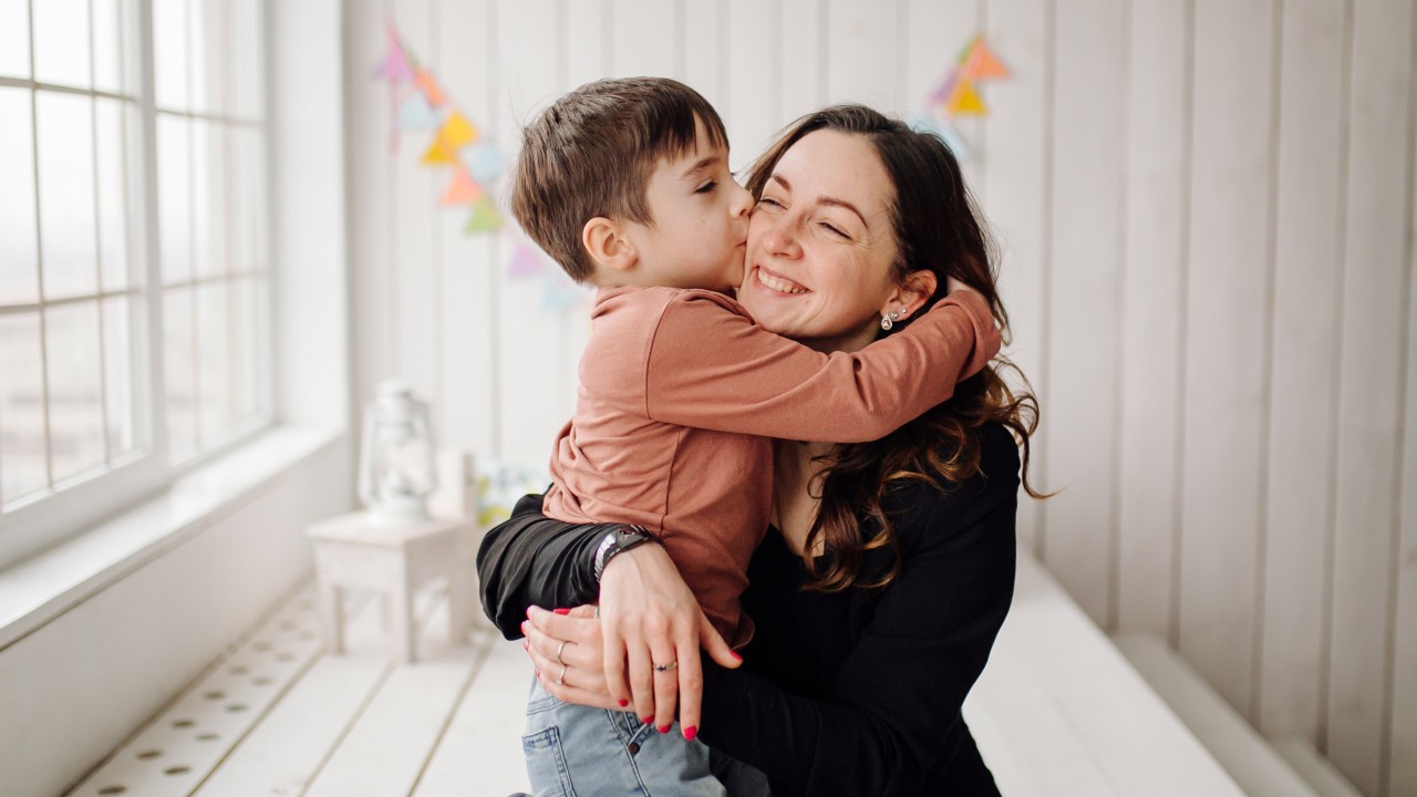 padres sobreprotectores crian hijos debiles e incapaces de madurar