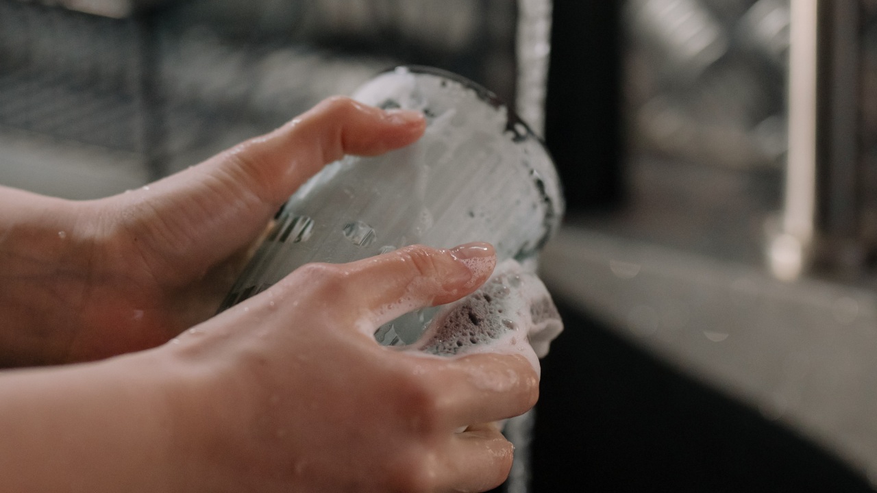 como desinfectar esponja de trastes