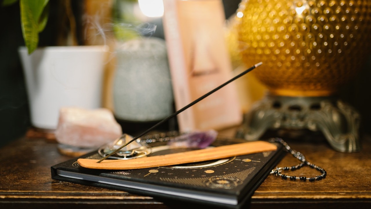 ritual para cerrar ciclos procedimiento del papel