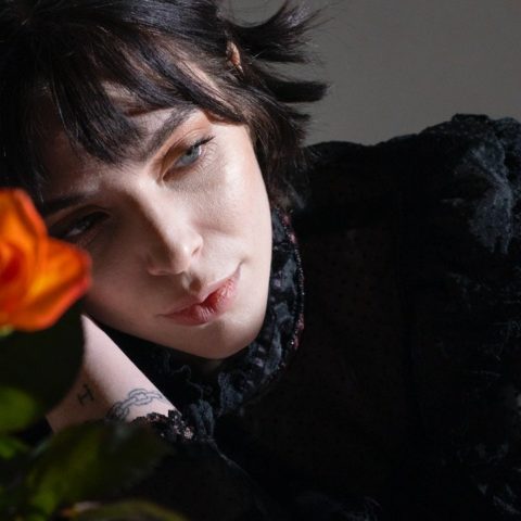 niña con herida de abandono por parte de la madre