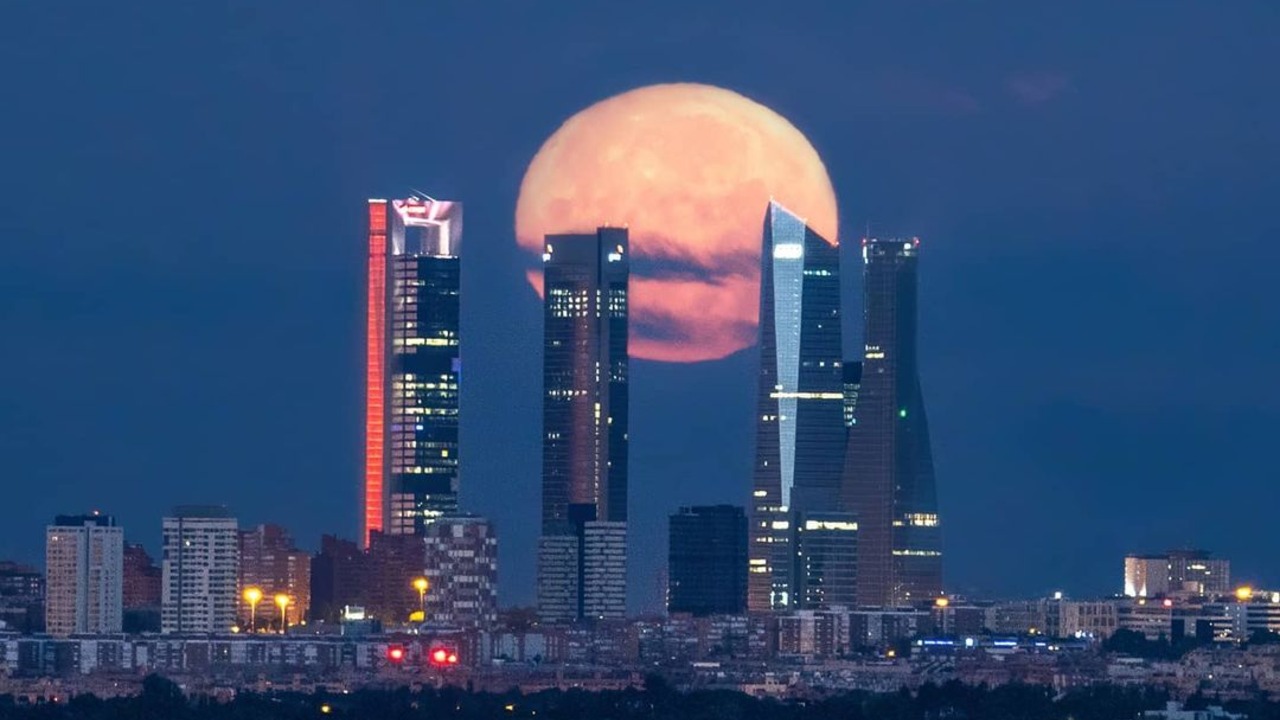 como tomar fotos de la luna de fresa