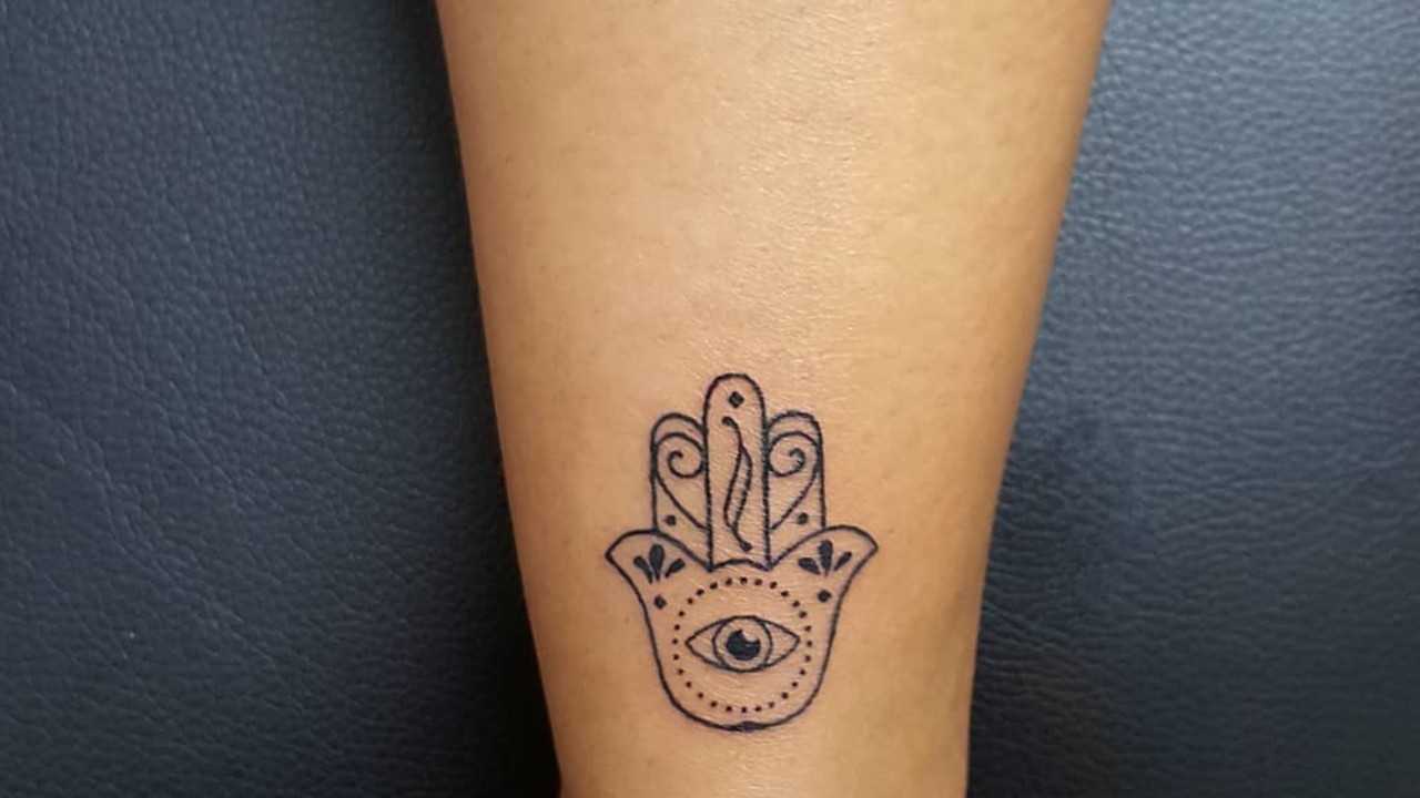 tatuajes para atraer la buena suerte mano de fatima