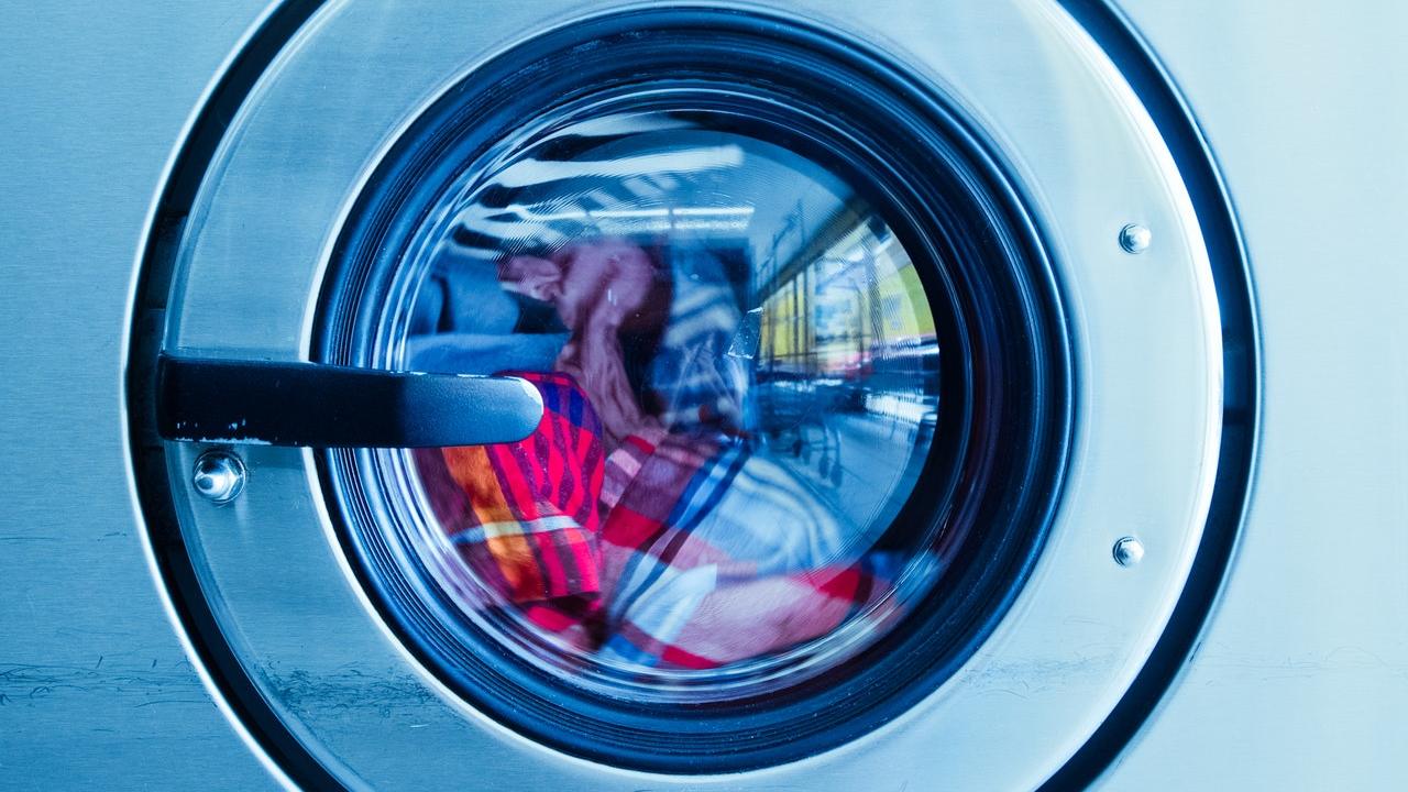ropa con mal olor de la lavadora