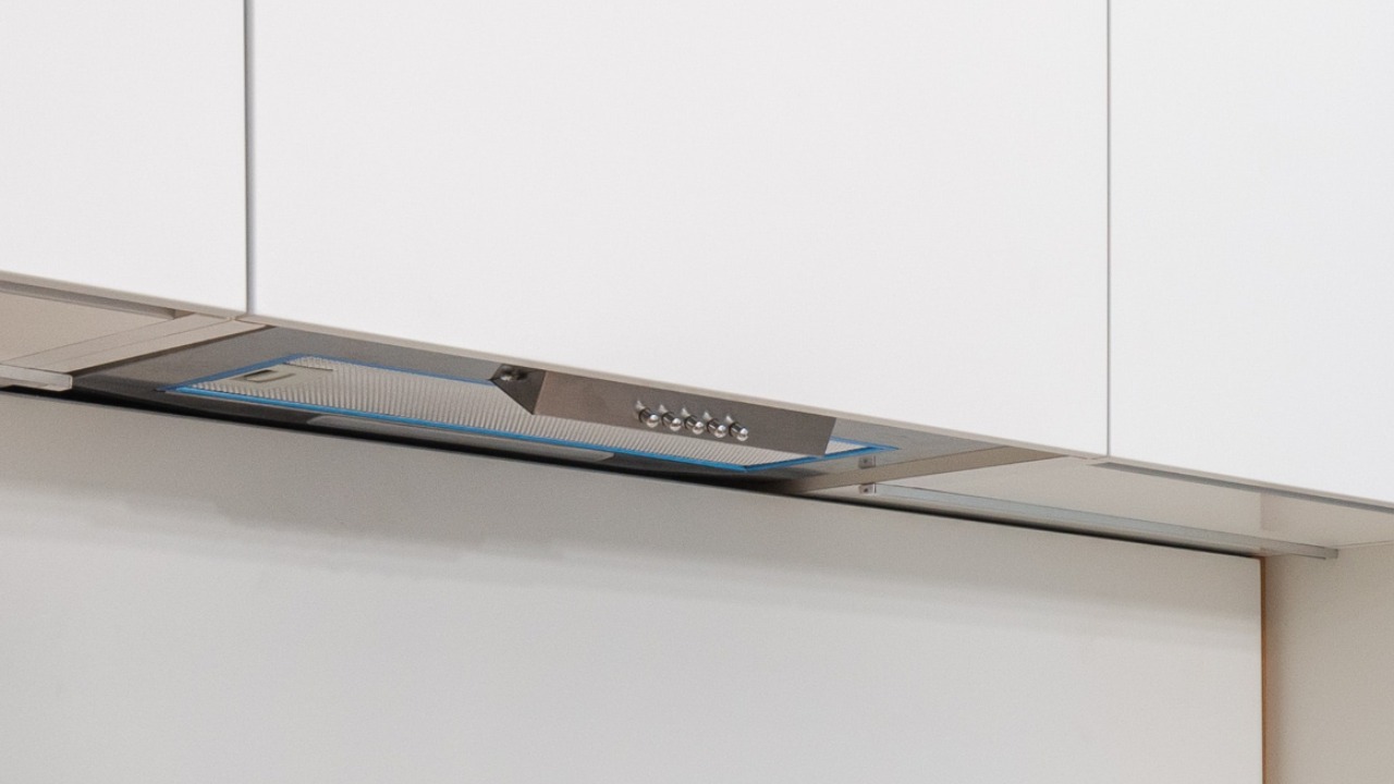 Limpiar grasa de la campana de cocina 