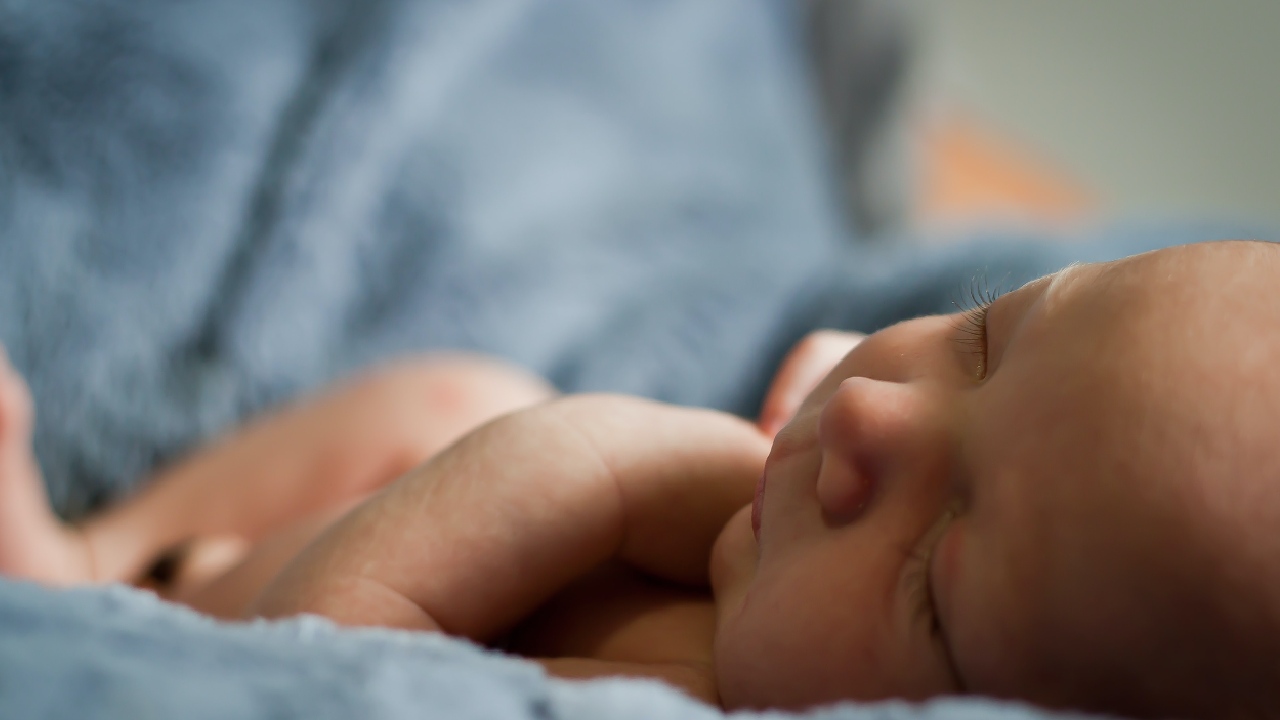 se puede saber si se esta embarazada tocandose vientre