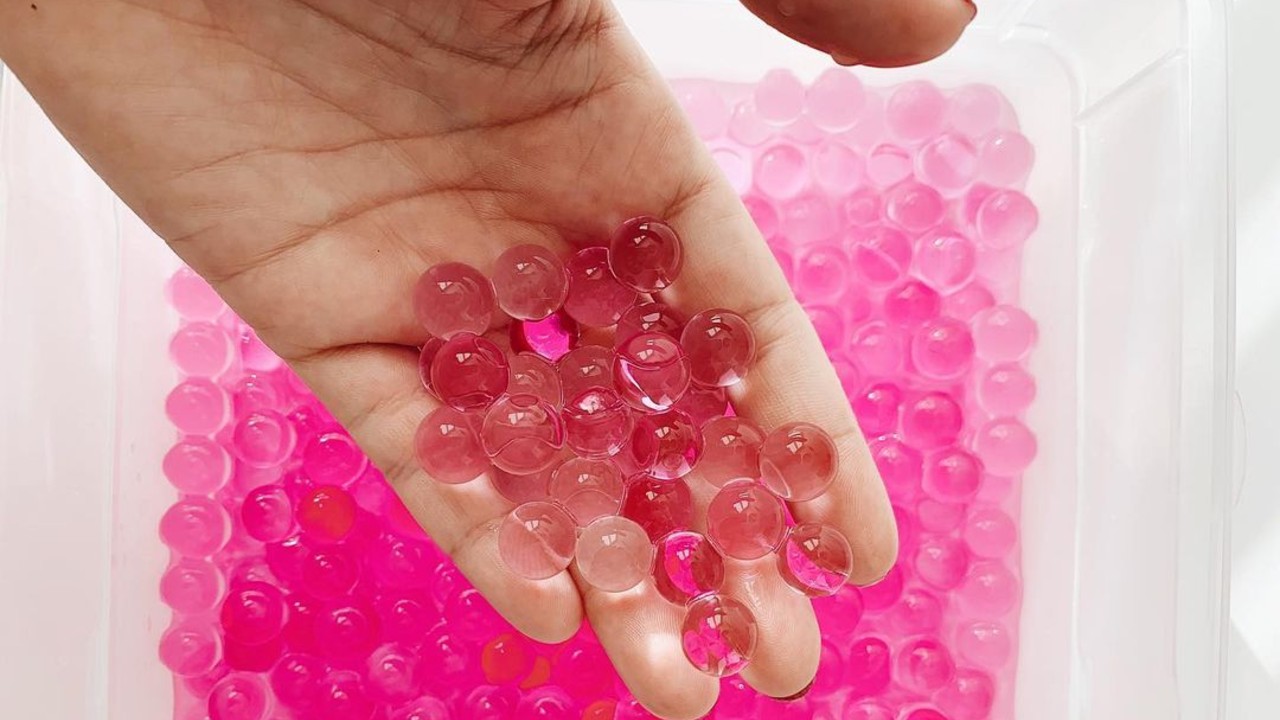 cómo hacer bolitas de gel caseras para macetas