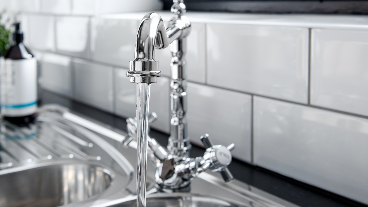 cómo quitar manchas del fregadero