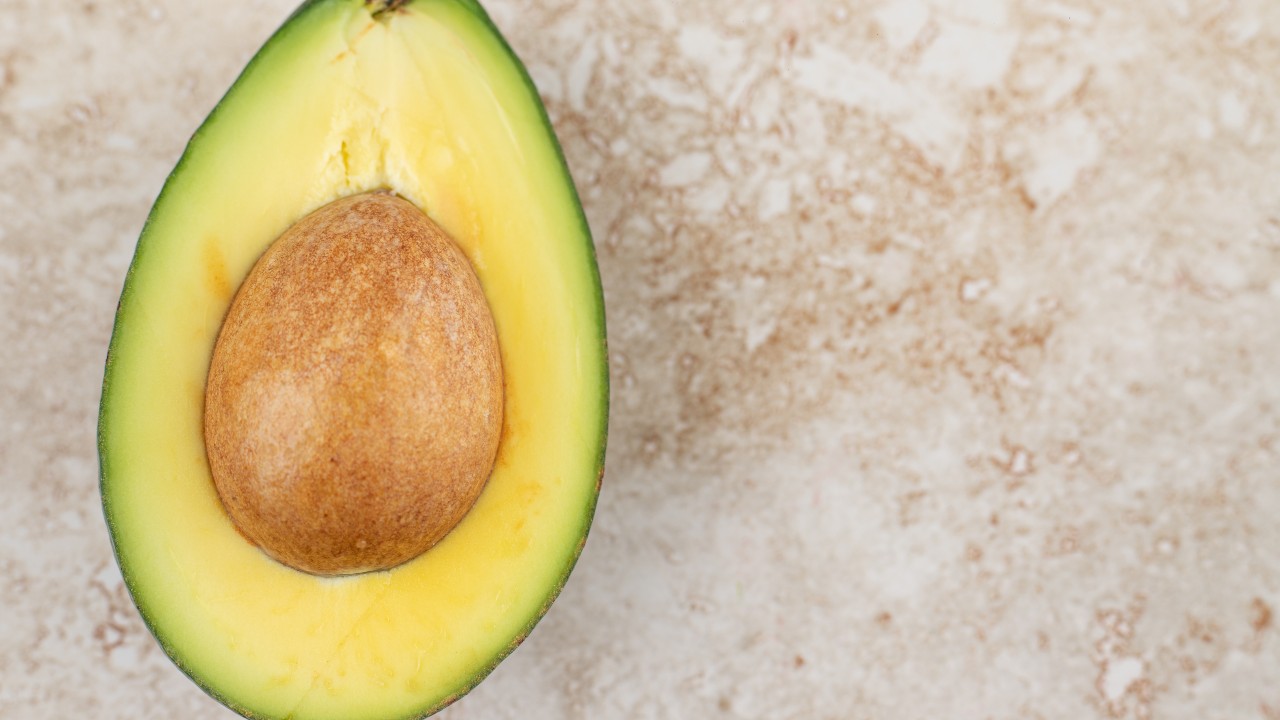 Beneficios del hueso de aguacate