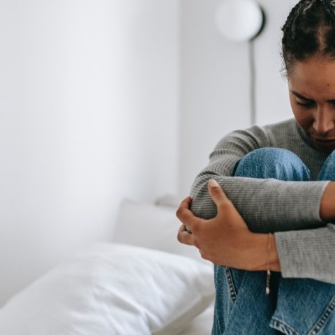 por qué te duele la rodilla causas emocionales