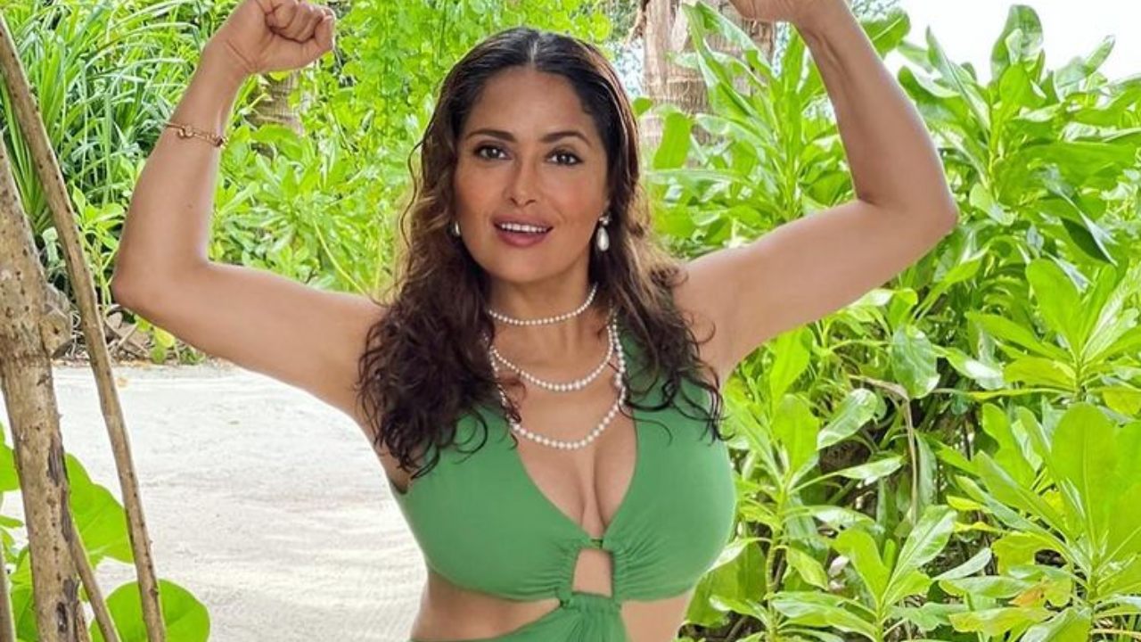 puede aumentar el busto con la menopausia como aprovecharlo salma hayek