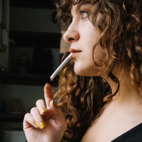 es posible fumar después de vacuna sputnik v contra covid-19